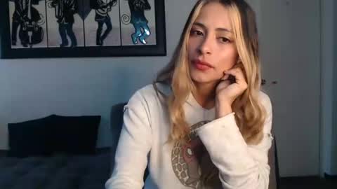 Snapshot of liamiler01_ chatting on 03-11-25, 11:55 Lia Miller online show from 03-11-25, 11:55