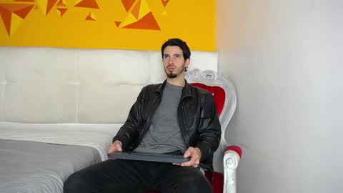 LiamLuxe online show from 02-08-25, 12:17