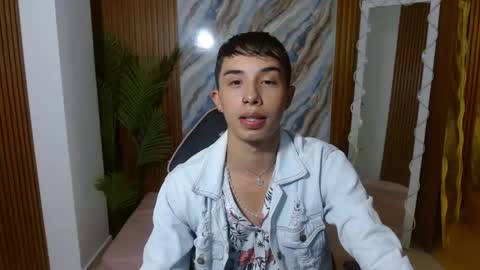 Snapshot of liammoon_tay chatting on 03-26-26, 05:35 liamm online show from 03-26-26, 05:35