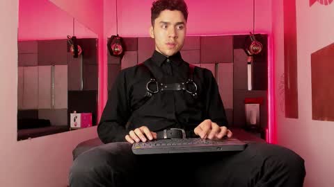 Liam online show from 02-25-26, 12:37