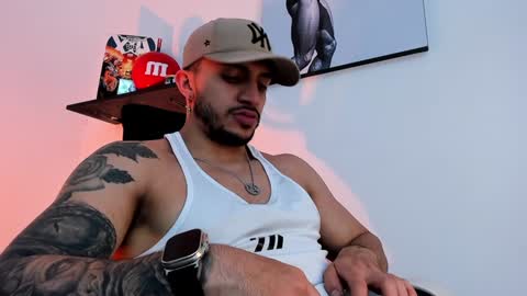 Snapshot of liamreigns_ chatting on 02-02-25, 11:30 liam online show from 02-02-25, 11:30