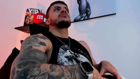Snapshot of liamreigns_ chatting on 02-18-25, 11:33 liam online show from 02-18-25, 11:33