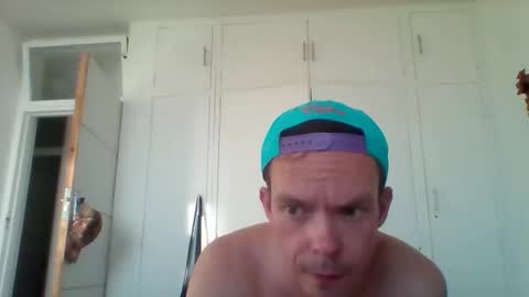 Snapshot of liamrosezn chatting on 05-17-26, 05:27 LiamRose online show from 05-17-26, 05:27