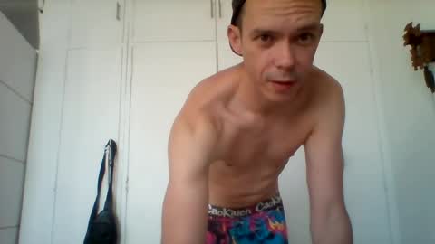 Snapshot of liamrosezn chatting on 06-14-26, 07:10 LiamRose online show from 06-14-26, 07:10
