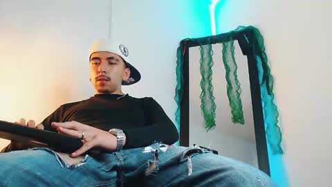 Liam online show from 12-20-25, 07:59