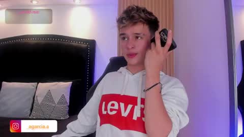 liam online show from 04-30-26, 04:52