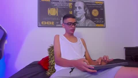 Snapshot of lian_23_ chatting on 03-12-25, 12:36 online show from 03-12-25, 12:36