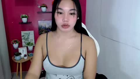 Snapshot of liane_mei chatting on 05-02-26, 12:15 Liane online show from 05-02-26, 12:15