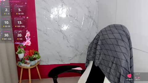 Snapshot of liane_mei chatting on 05-09-26, 05:12 Liane online show from 05-09-26, 05:12