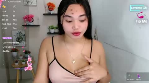 Snapshot of liane_mei chatting on 07-04-26, 04:29 Liane online show from 07-04-26, 04:29