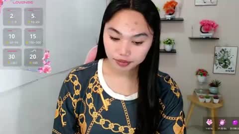 Snapshot of liane_mei chatting on 07-16-26, 04:07 Liane online show from 07-16-26, 04:07