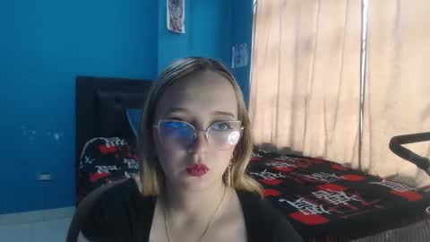 Lia Roberts online show from 11-24-25, 12:16