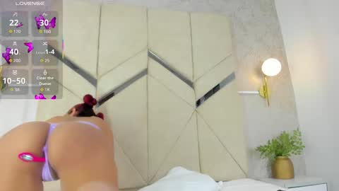 liavelez_ online show from 04-15-26, 02:24