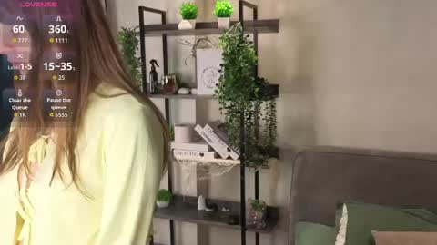 Snapshot of libbienoffsinger chatting on 06-19-26, 01:21 Ada online show from 06-19-26, 01:21