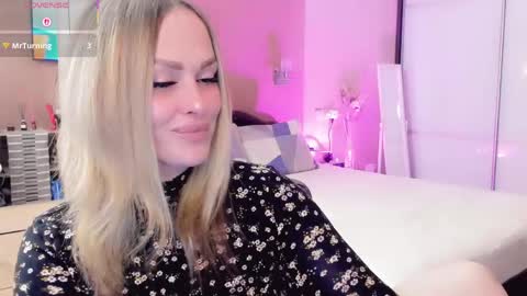 Snapshot of libby_nora chatting on 04-27-26, 11:30 Libby online show from 04-27-26, 11:30