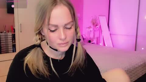 Snapshot of libby_nora chatting on 05-11-26, 09:37 Libby online show from 05-11-26, 09:37