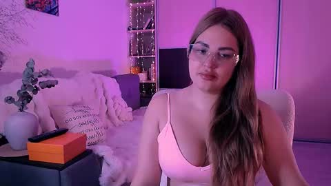 libra_mia online show from 09-15-25, 04:34