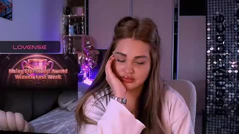 libra_mia online show from 12-13-25, 10:26