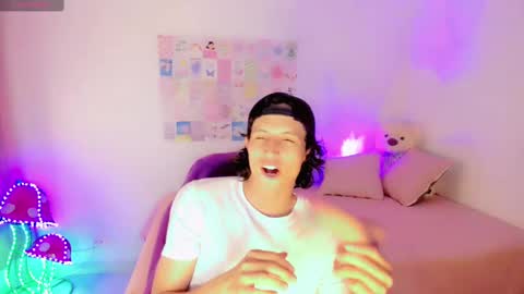 Snapshot of libressalvajes chatting on 12-25-24, 10:37 libressalvajes online show from 12-25-24, 10:37