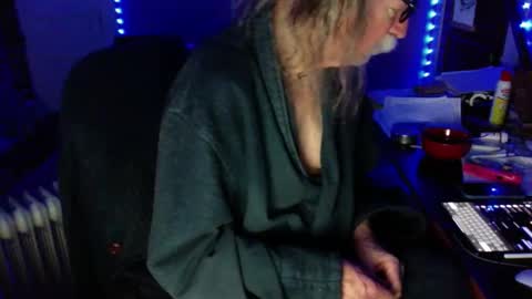 Snapshot of lickyouryoni chatting on 12-04-25, 03:43 LickYourYoni online show from 12-04-25, 03:43