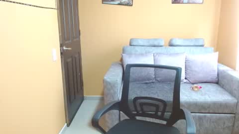 Snapshot of licy_klein chatting on 01-31-25, 08:01 Isa online show from 01-31-25, 08:01