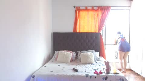 Snapshot of licy_klein chatting on 06-10-26, 06:07 Isa online show from 06-10-26, 06:07