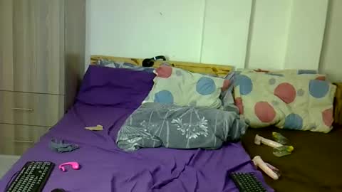 Snapshot of lightskin_maria chatting on 06-11-26, 03:15 Maria online show from 06-11-26, 03:15