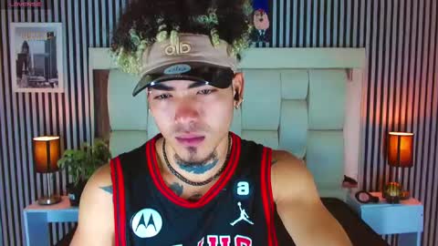 Lihan online show from 10-25-25, 01:40