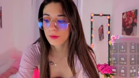 Snapshot of liiaa__7 chatting on 06-27-26, 01:28 liiaa online show from 06-27-26, 01:28