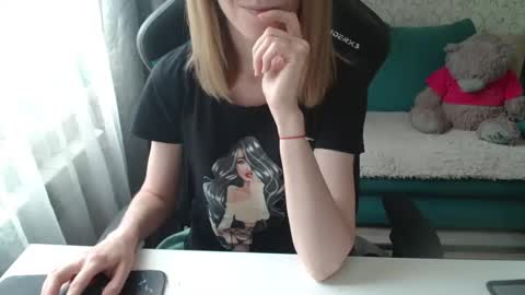 Snapshot of liissax chatting on 05-30-26, 02:25 Liissax online show from 05-30-26, 02:25