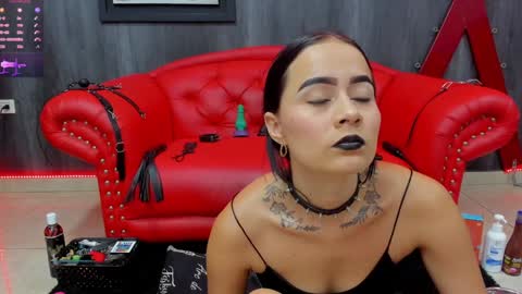 Snapshot of liittledollyx chatting on 01-14-25, 03:36 Nini - online show from 01-14-25, 03:36