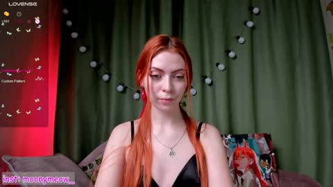 Snapshot of lika_moon chatting on 01-08-25, 04:44 Lika online show from 01-08-25, 04:44