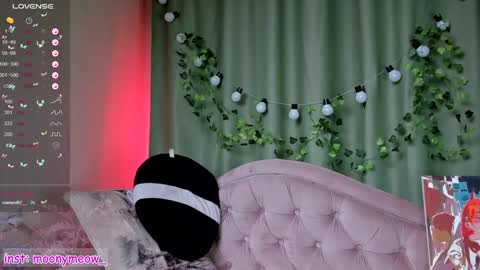 Snapshot of lika_moon chatting on 01-25-25, 04:45 Lika online show from 01-25-25, 04:45