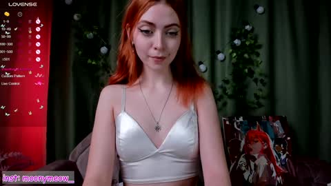 Snapshot of lika_moon chatting on 01-29-25, 07:57 Lika online show from 01-29-25, 07:57