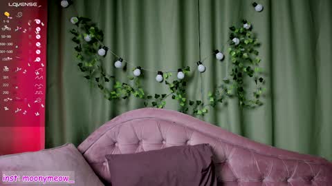 Snapshot of lika_moon chatting on 02-04-25, 07:18 Lika online show from 02-04-25, 07:18