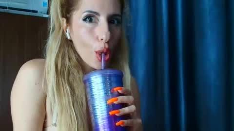 Mia                   Onlyfans link -  online show from 11-17-25, 08:53