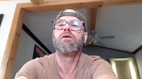 Snapshot of likedoingit69 chatting on 05-05-26, 04:48 St pierre online show from 05-05-26, 04:48