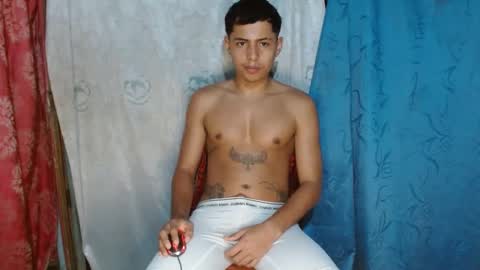 Snapshot of lil_condor_baby chatting on 10-02-25, 12:28 lil_condor_baby online show from 10-02-25, 12:28