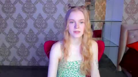 Snapshot of lil_cookie_monster chatting on 03-01-26, 11:23 Erica online show from 03-01-26, 11:23