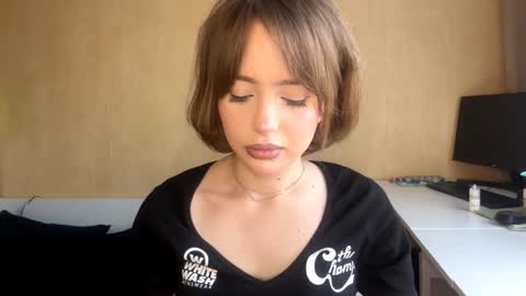 Lily online show from 01-15-26, 11:04