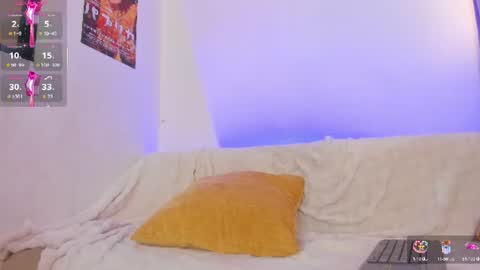 Snapshot of lil_hanna18 chatting on 06-18-26, 12:42 Hanna online show from 06-18-26, 12:42