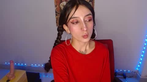 Snapshot of lil_lisaa chatting on 12-22-24, 06:49 Lisaa online show from 12-22-24, 06:49