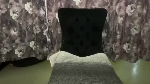 MOMMA LUV online show from 11-01-25, 02:46