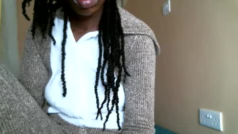 Snapshot of lil_paula chatting on 05-29-26, 04:32 serenity online show from 05-29-26, 04:32