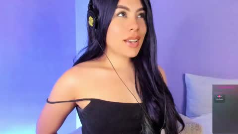 Lola online show from 01-26-25, 03:06