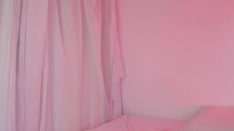 Snapshot of lil_swaay chatting on 06-14-26, 02:24 Lola online show from 06-14-26, 02:24