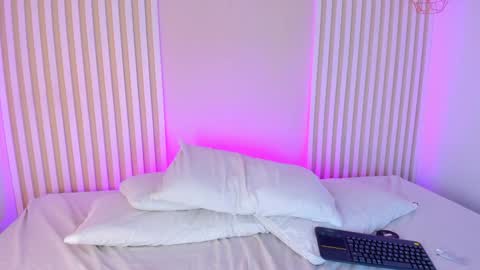 L I L A   online show from 12-15-24, 12:18
