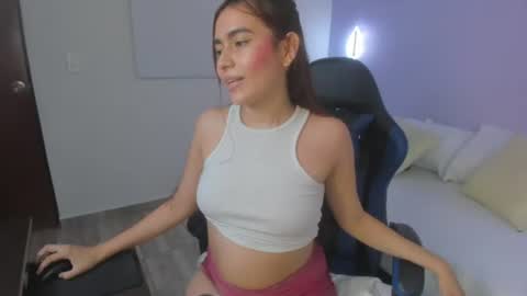 Snapshot of lila_lain chatting on 07-10-26, 04:06 L I L A online show from 07-10-26, 04:06