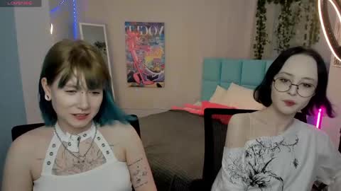 Snapshot of lilac_muse chatting on 05-11-26, 11:05 Lili online show from 05-11-26, 11:05