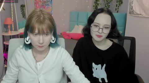 Snapshot of lilac_muse chatting on 05-15-26, 10:55 Lili online show from 05-15-26, 10:55